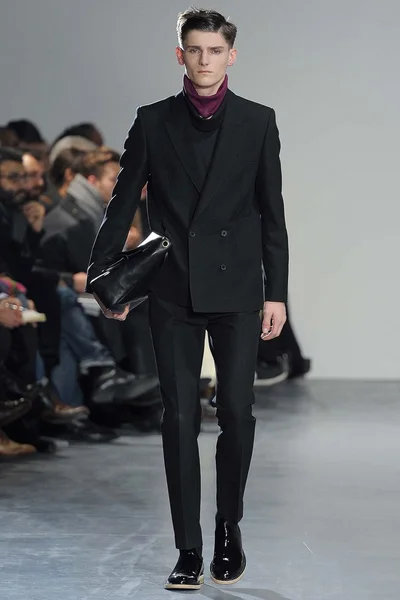 Look 29